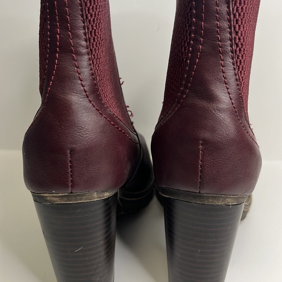 Bamboo stacked heel faux leather ankle boots booties. Size 7.5 - Picture 7 of 14